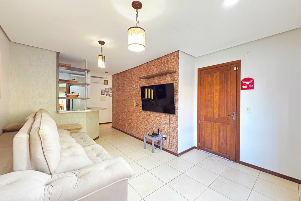 Casa 2 dormitórios no bairro Hípica