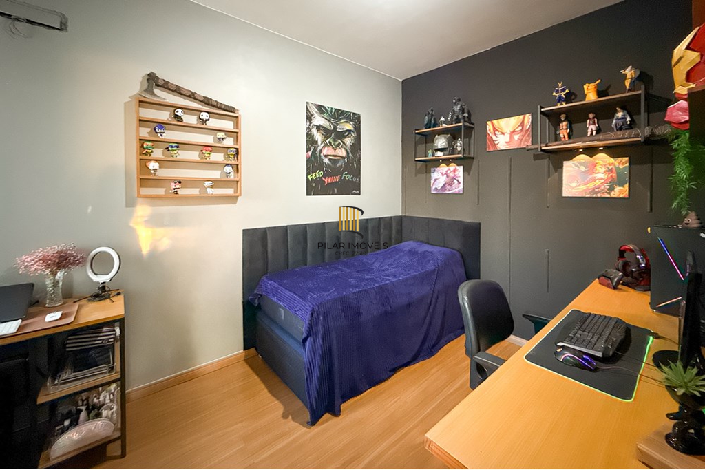 Casa 3 dormitórios no bairro Igara