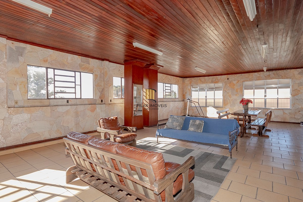 Casa 6 dormitórios no bairro São Sebastião