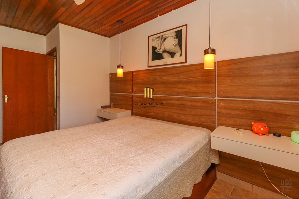 Casa 2 dormitórios no bairro Hípica