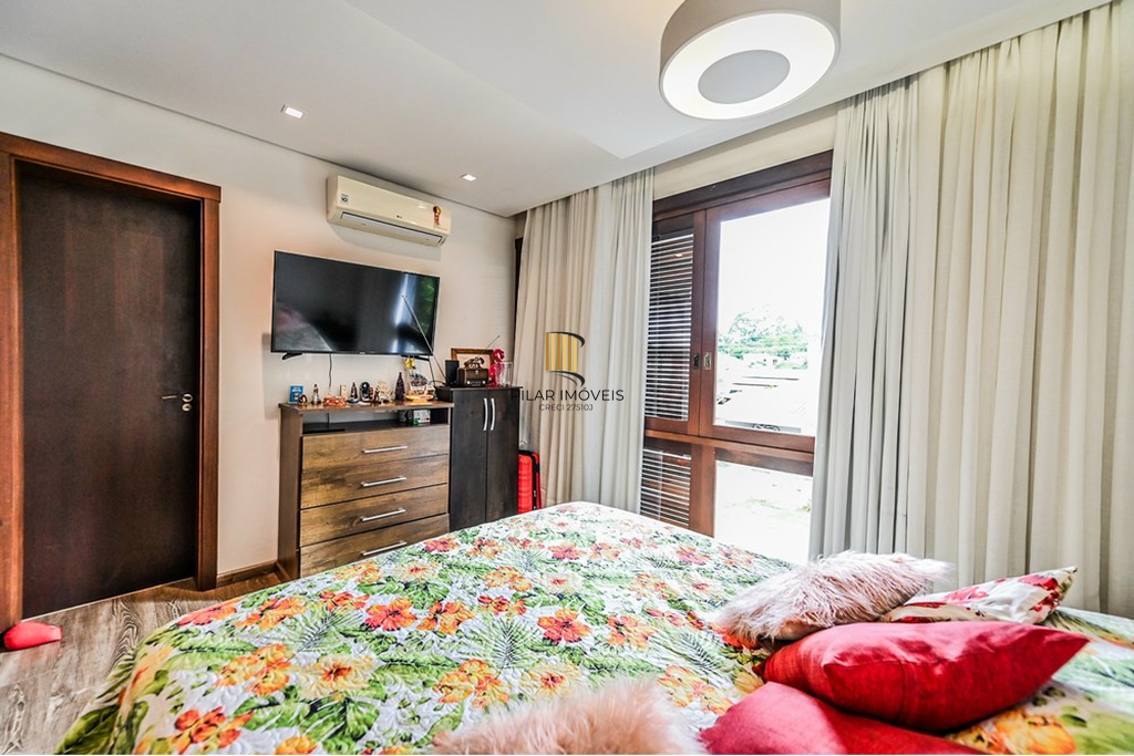 Casa de Condomínio 5 dormitórios no bairro São Lucas