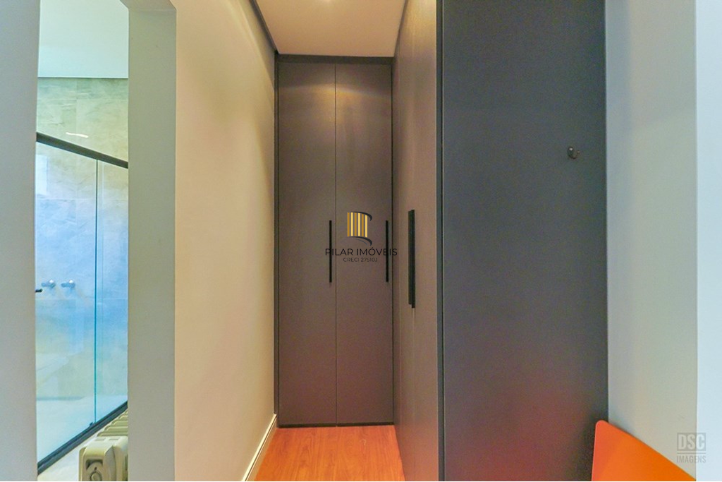 Casa 5 dormitórios no bairro Ipanema