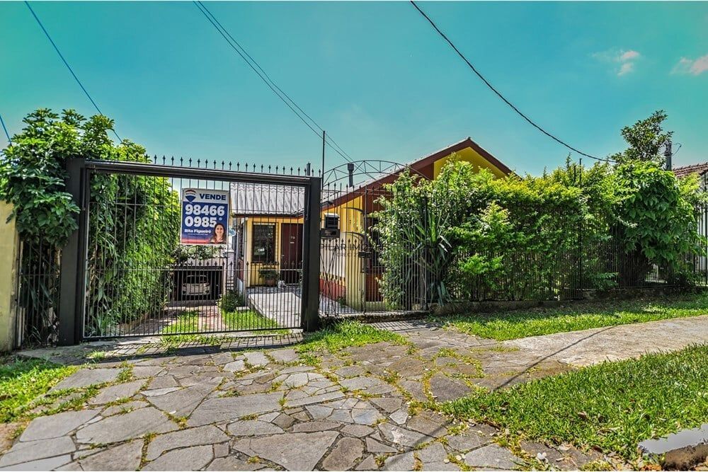Casa de Condomínio 4 dormitórios no bairro Santa Tereza