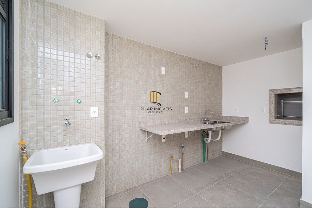 Apartamento 3 dormitórios no bairro Menino Deus