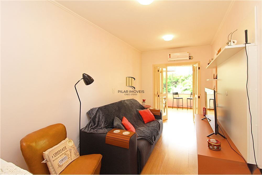 Casa 3 dormitórios no bairro Medianeira