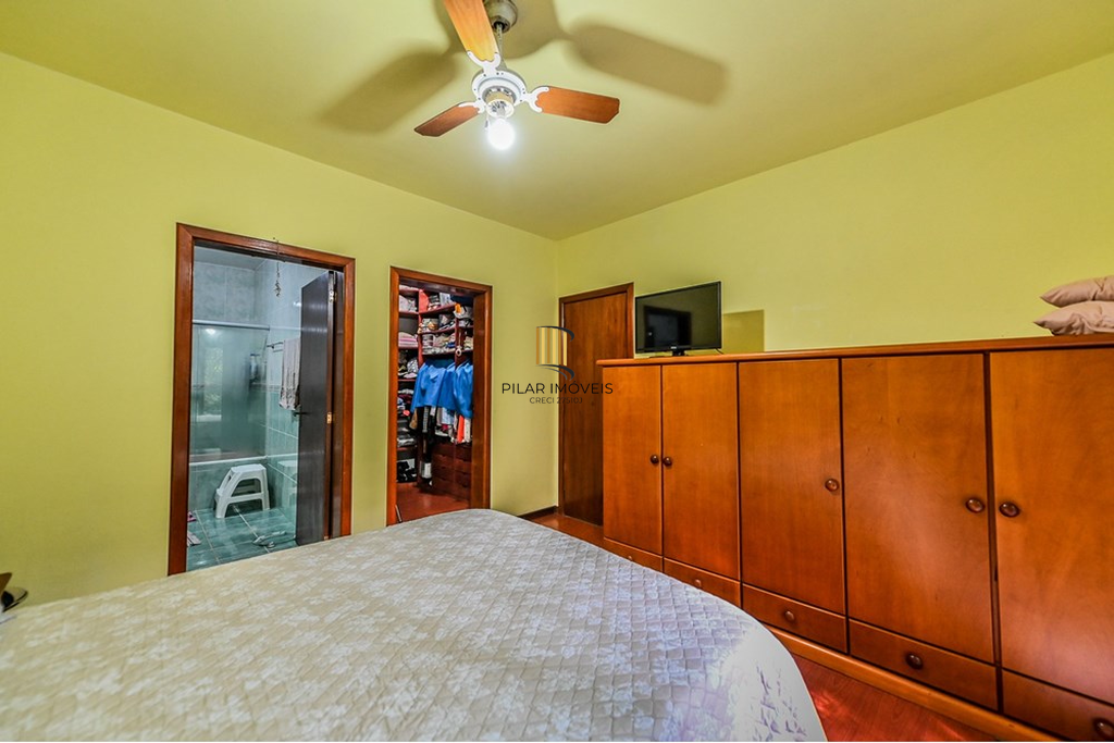 Casa 4 dormitórios no bairro Cascata