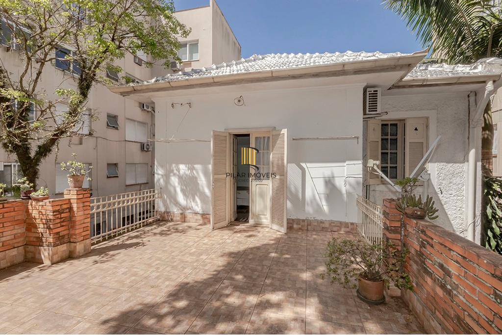 Casa 4 dormitórios no bairro Bom Fim