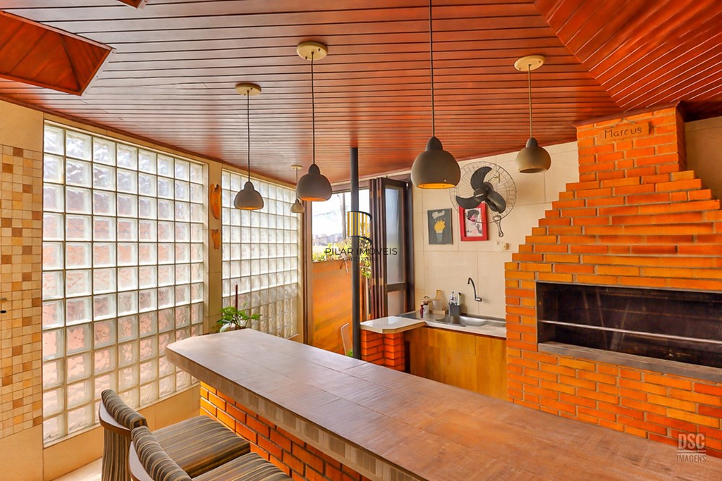 Casa 3 dormitórios no bairro Passo da Areia