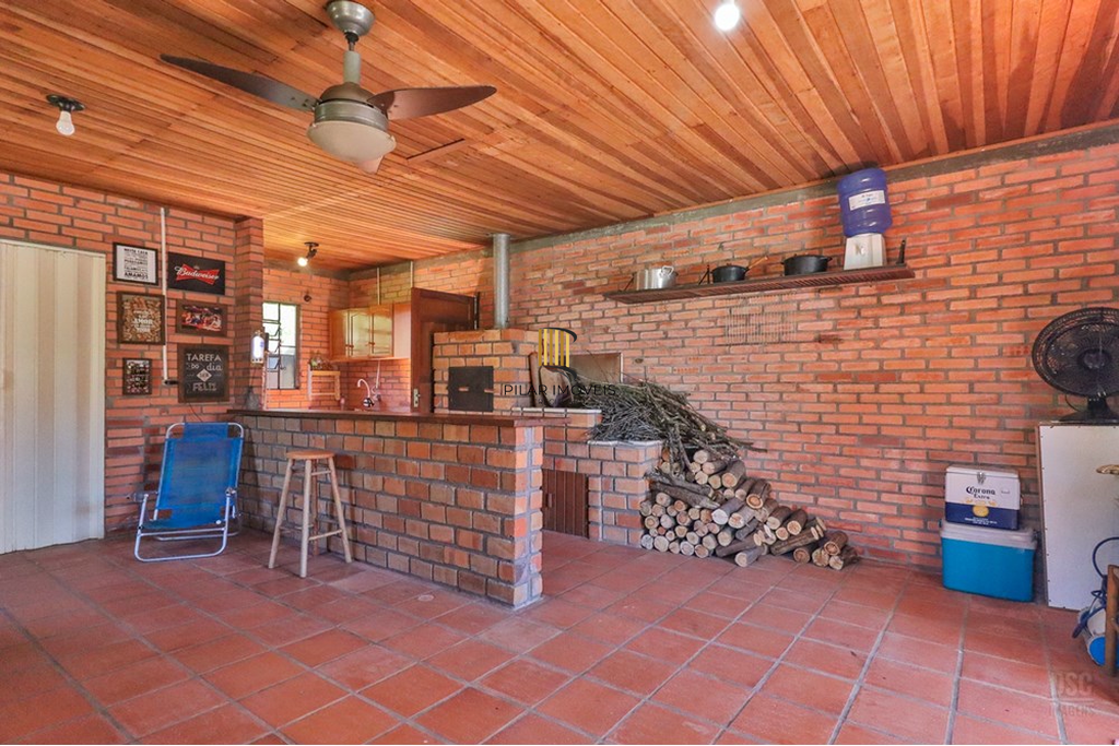 Casa 2 dormitórios no bairro Hípica