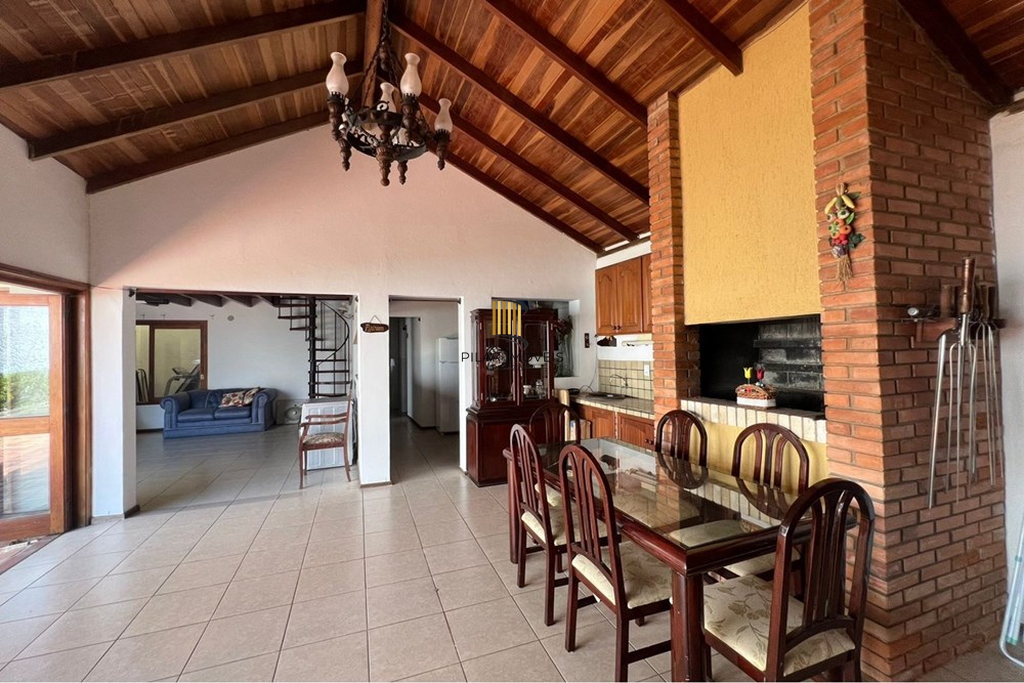 Casa 3 dormitórios no bairro Santana