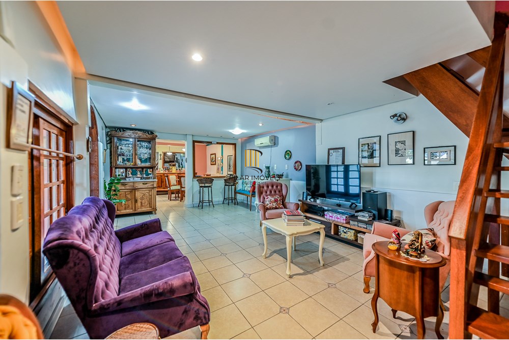 Casa de Condomínio 4 dormitórios no bairro Santa Tereza