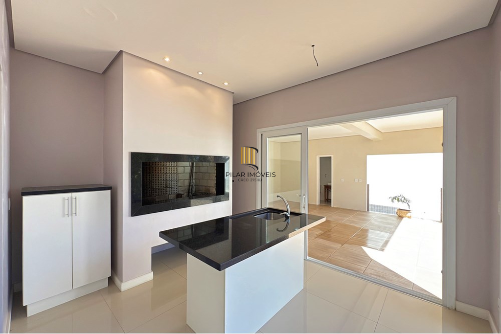 Casa 3 dormitórios no bairro Hípica