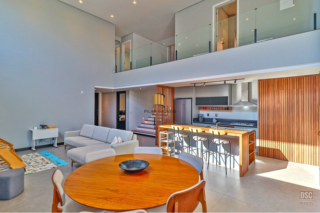 Casa de Condomínio 5 dormitórios no bairro Vila Nova