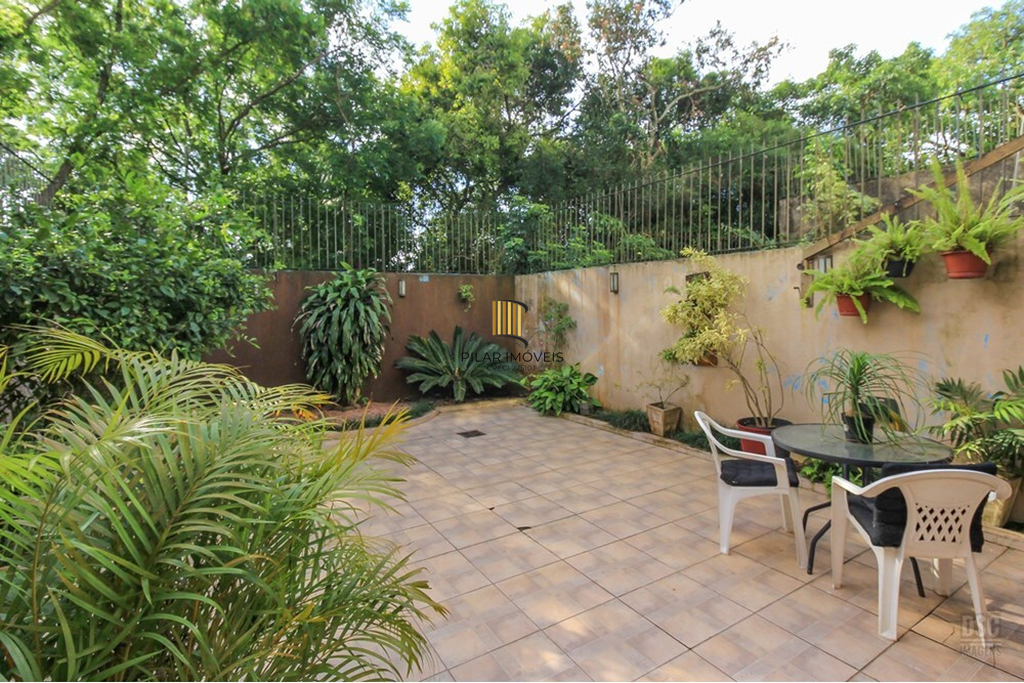 Casa 3 dormitórios no bairro Ipanema