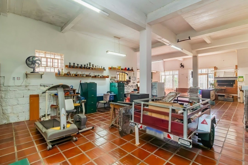 Casa 3 dormitórios no bairro Menino Deus