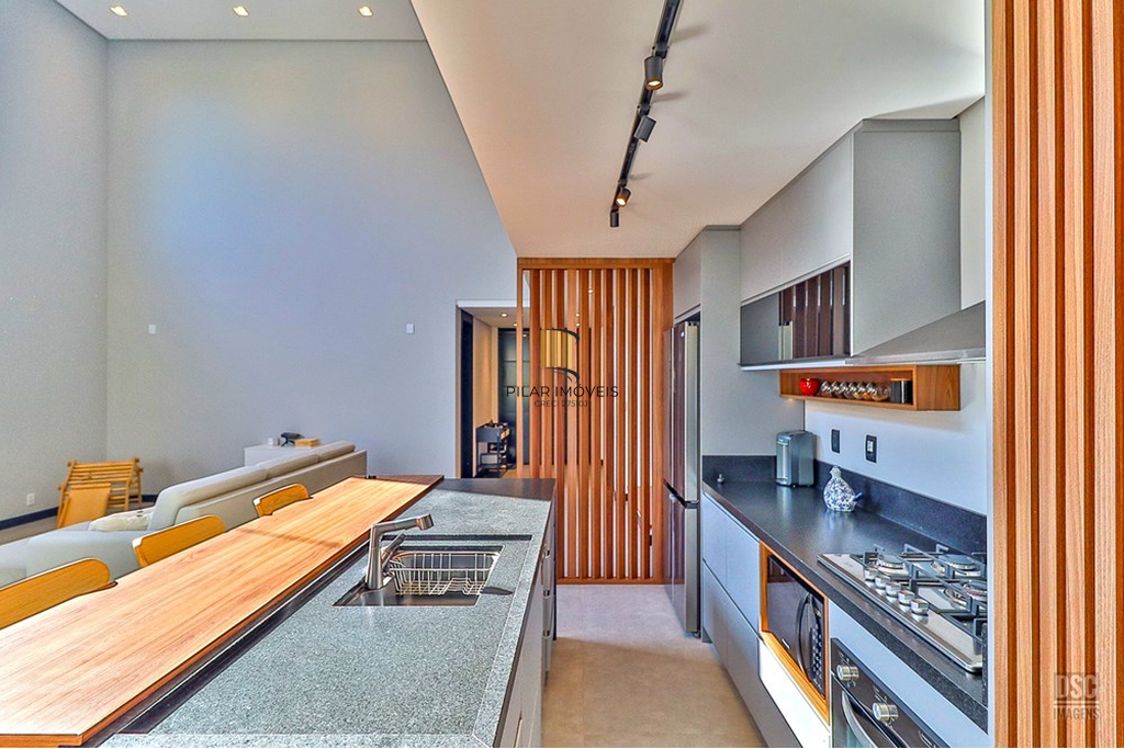 Casa de Condomínio 5 dormitórios no bairro Vila Nova