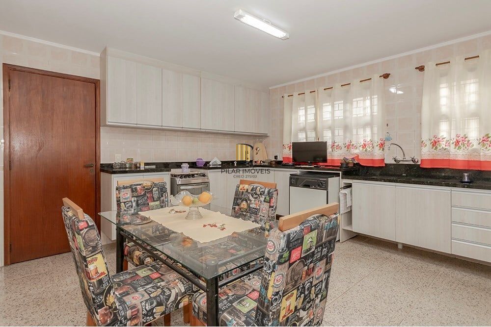 Casa 4 dormitórios no bairro Jardim Itu