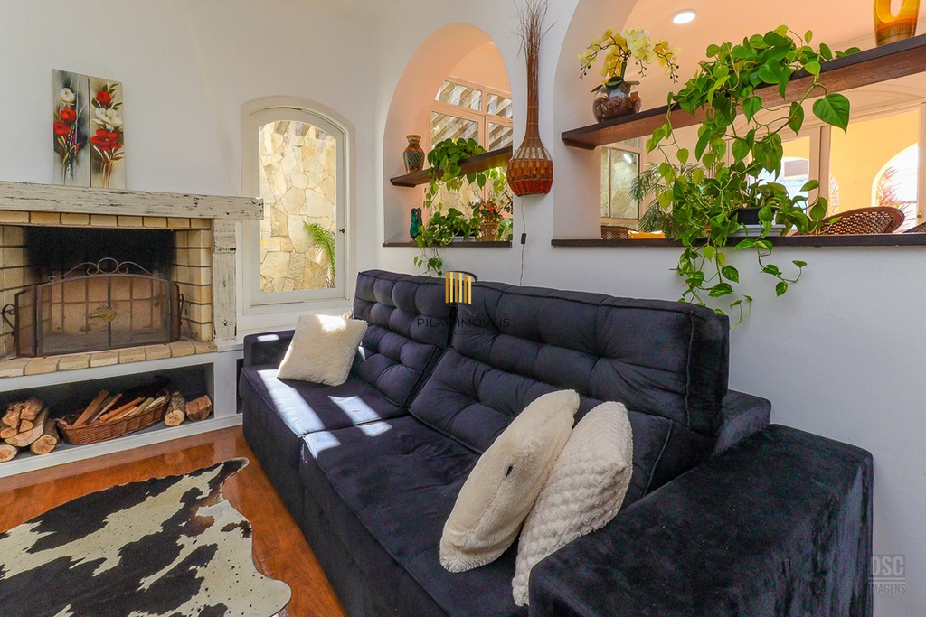 Casa 6 dormitórios no bairro Jardim Planalto