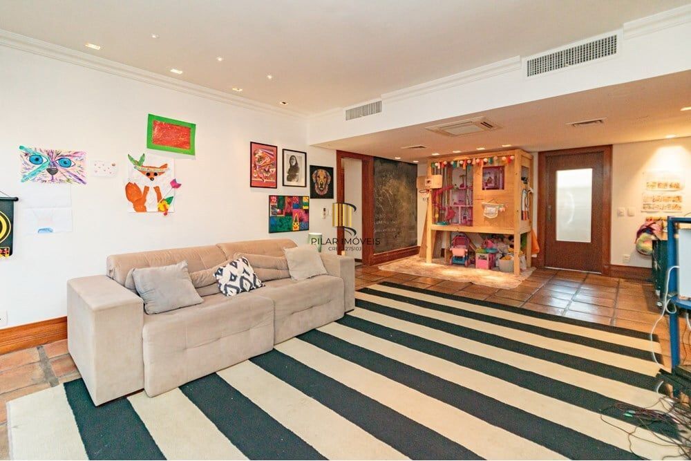 Apartamento 4 dormitórios no bairro Floresta