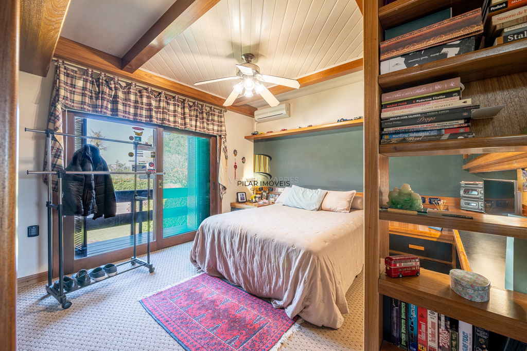 Casa de Condomínio 3 dormitórios no bairro Cavalhada