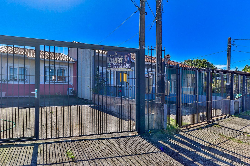 Casa 2 dormitórios no bairro Hípica