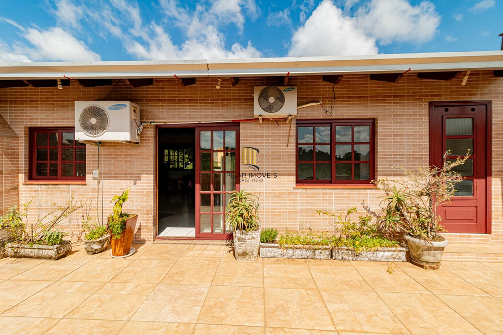 Casa 4 dormitórios no bairro Jardim Itu Sabará