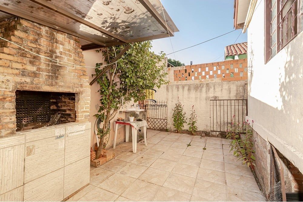 Casa 4 dormitórios no bairro Espírito Santo