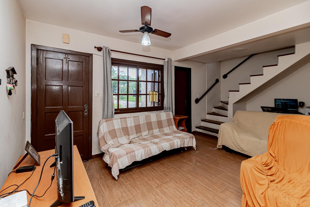 Casa 3 dormitórios no bairro Hípica