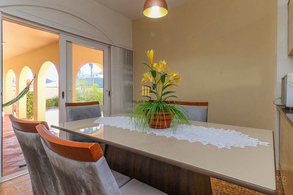 Casa 6 dormitórios no bairro Jardim Planalto