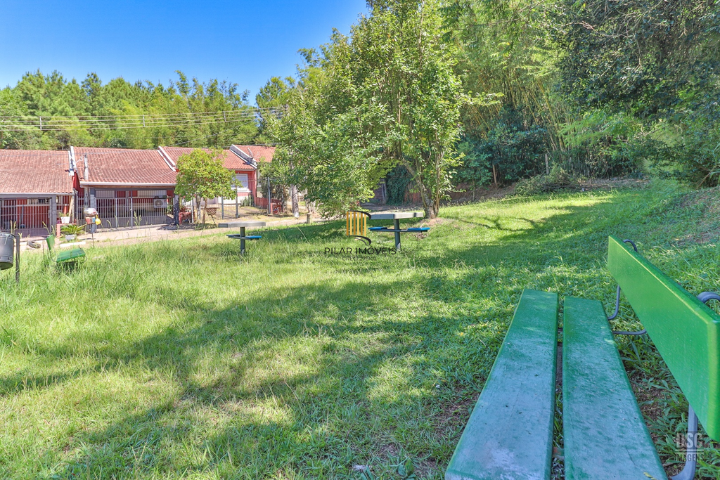 Casa 2 dormitórios no bairro Hípica