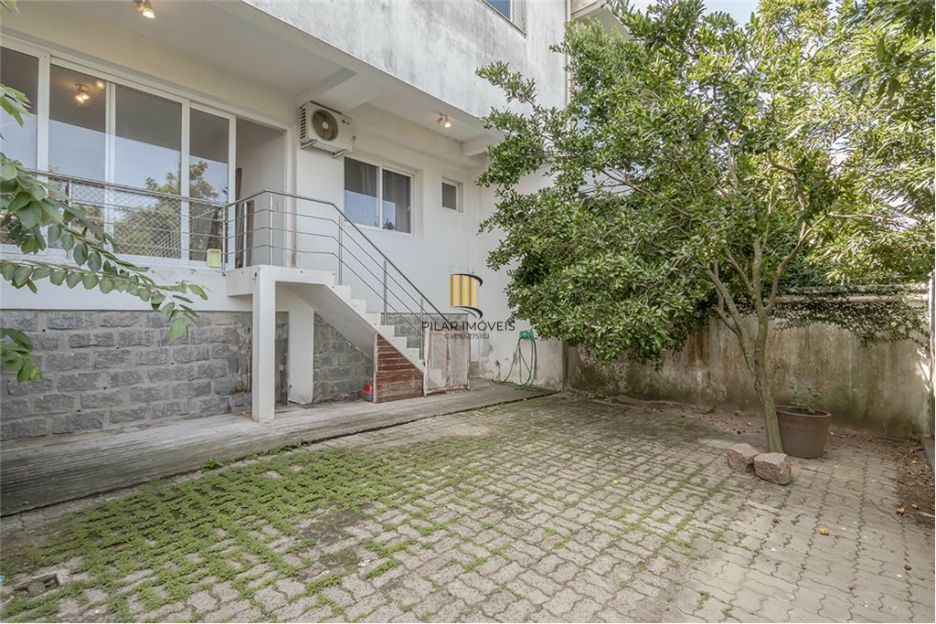 Casa 4 dormitórios no bairro Vila Assunção