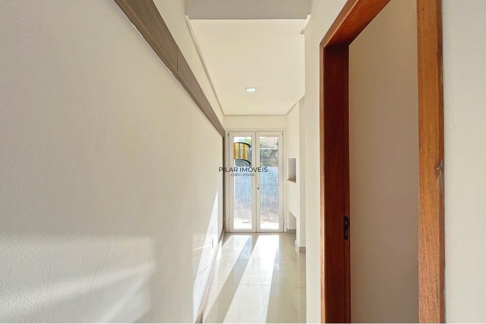 Casa 2 dormitórios no bairro Guarujá