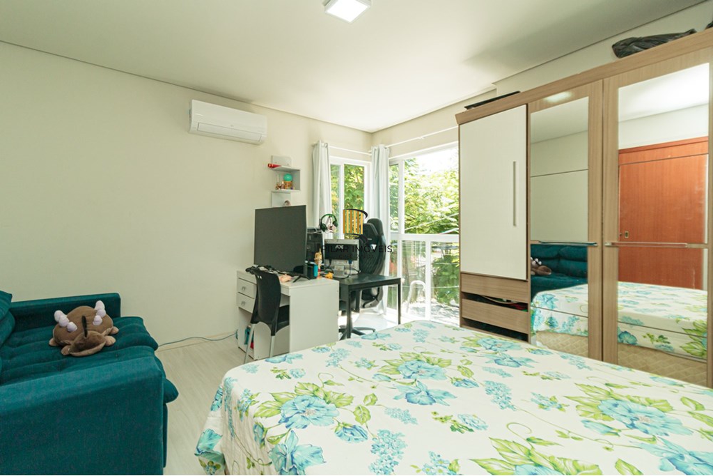 Casa 3 dormitórios no bairro Menino Deus