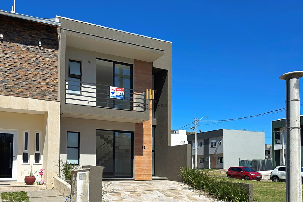 Casa 3 dormitórios no bairro Hípica