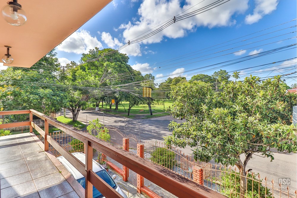 Casa 6 dormitórios no bairro Rubem Berta