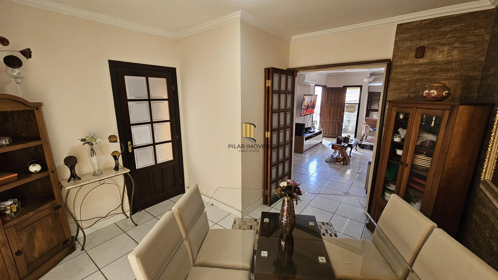 Casa 4 dormitórios no bairro Santo Antônio