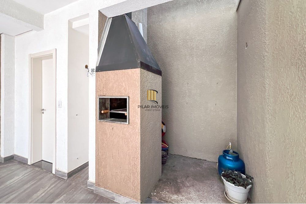 Casa de Condomínio 3 dormitórios no bairro Niterói