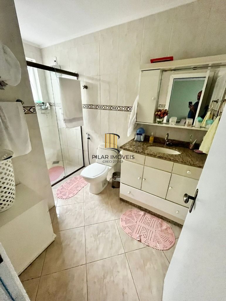 Sobrado 4 dormitórios no bairro Jardim Itu