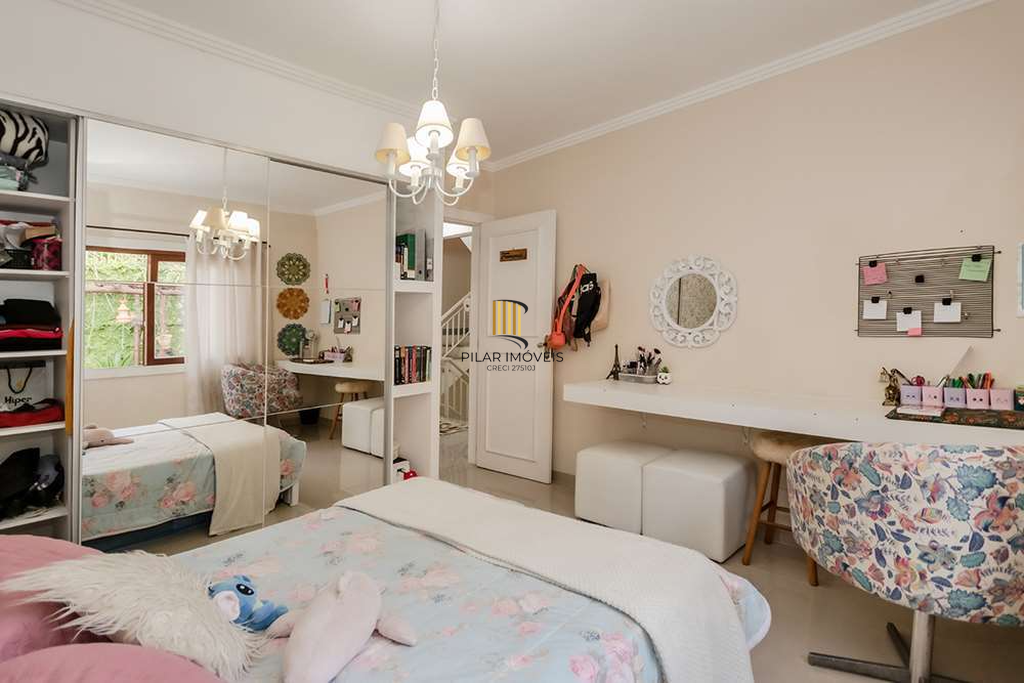 Casa 3 dormitórios no bairro Nonoai