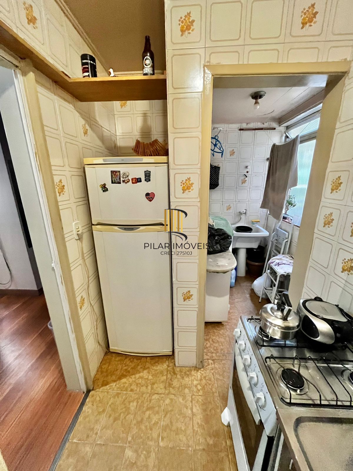 Apto de 01 dorm, sala, banho, cozinha/área, 01 vaga escriturada, Bairro São João