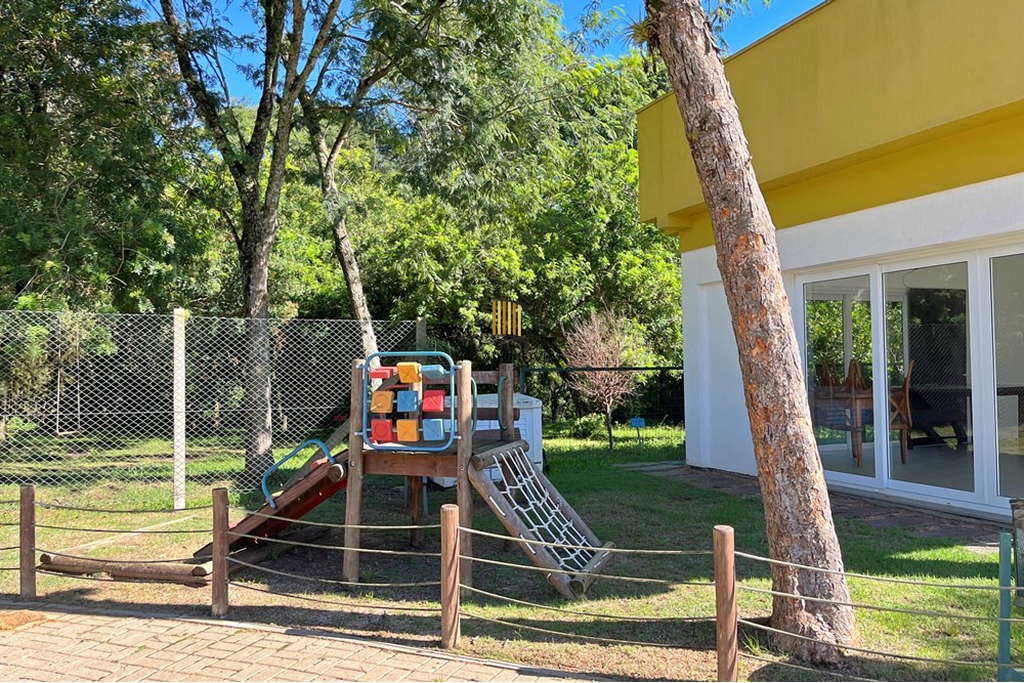 Casa 3 dormitórios no bairro Hípica