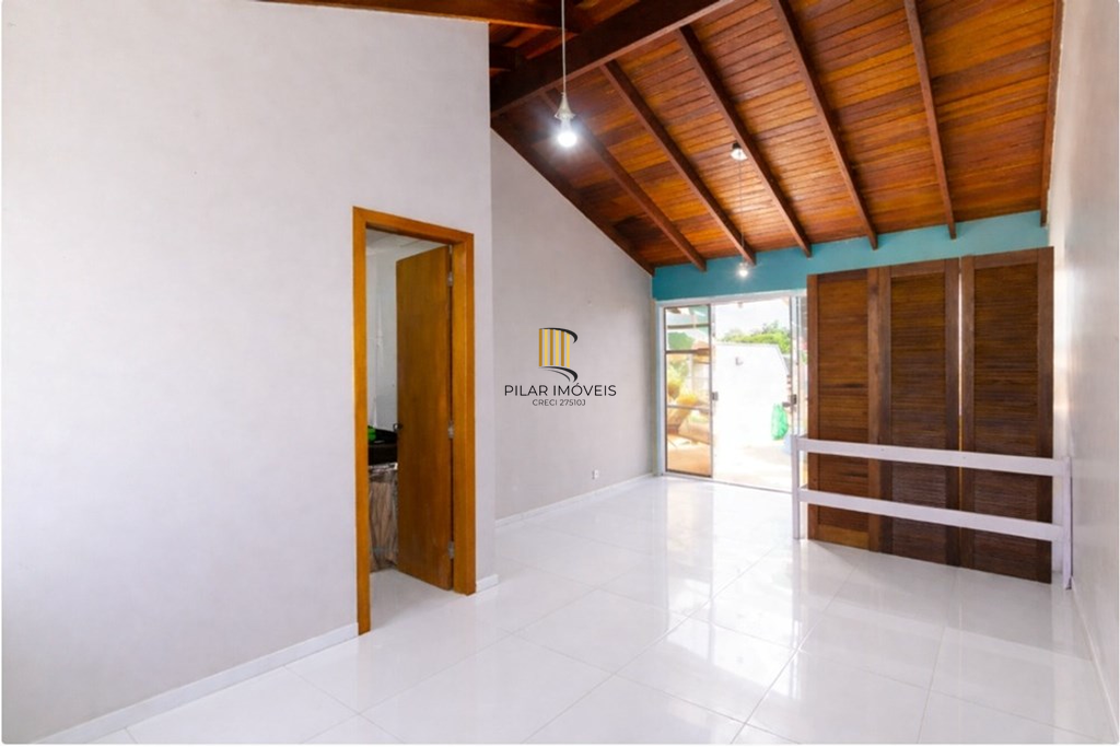 Casa 3 dormitórios no bairro Guarujá