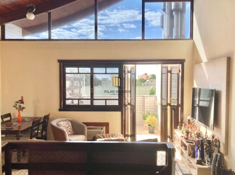 Excelente cobertura, 03 dorm com suite, churrasqueira, piscina e vista.