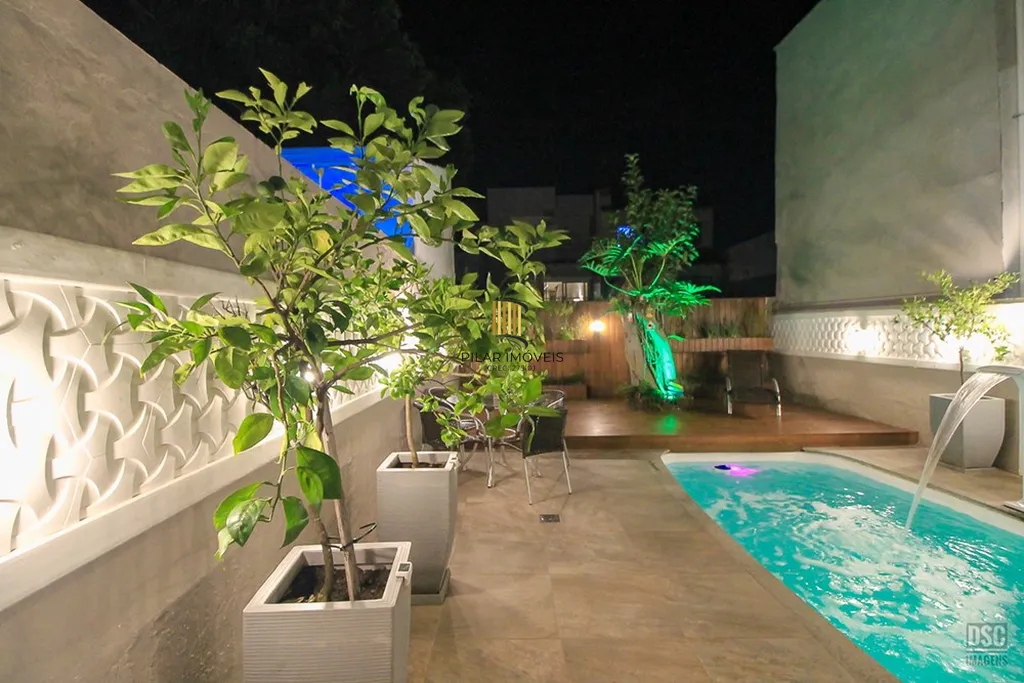 Casa 3 dormitórios no bairro Hípica