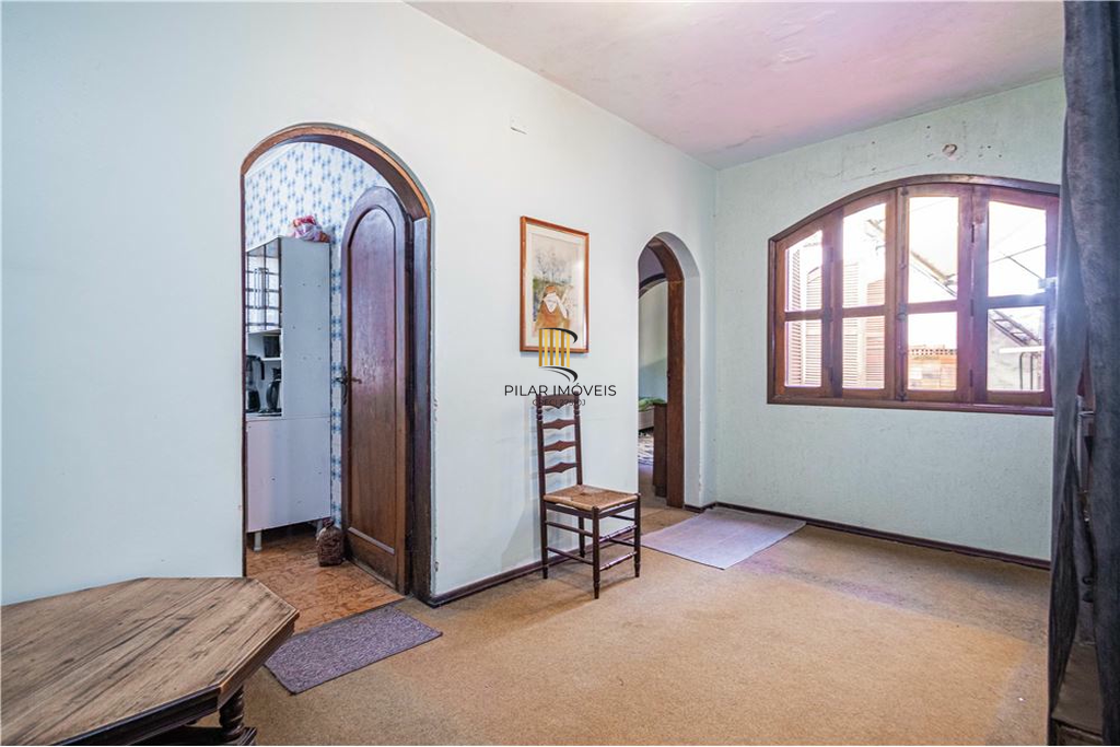 Casa 5 dormitórios no bairro Petrópolis