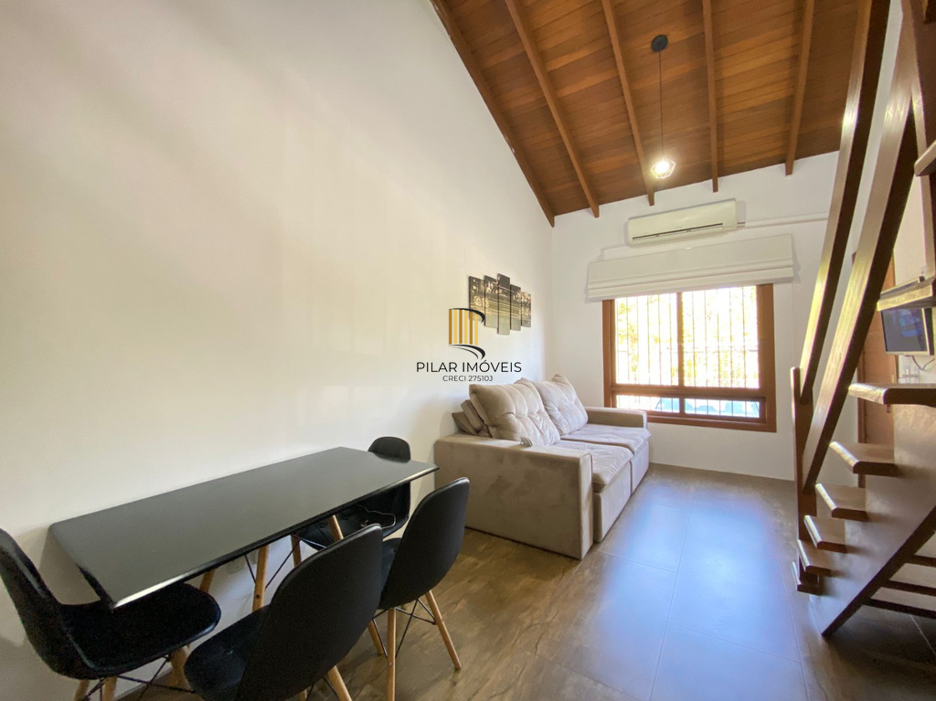 Casa 3 dormitórios no bairro Hípica