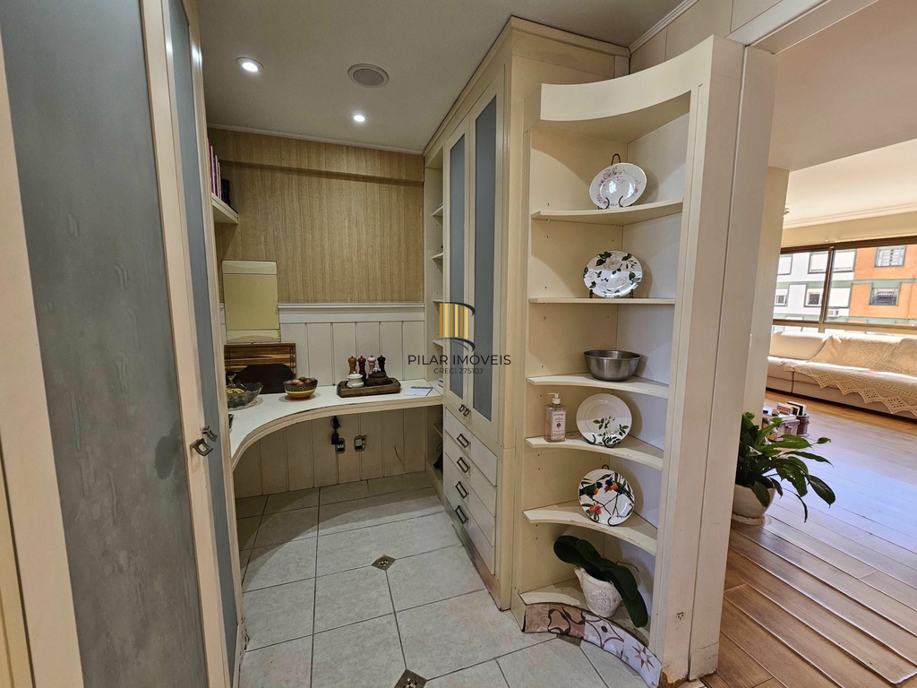 Apartamento 3 dormitórios no bairro Menino Deus