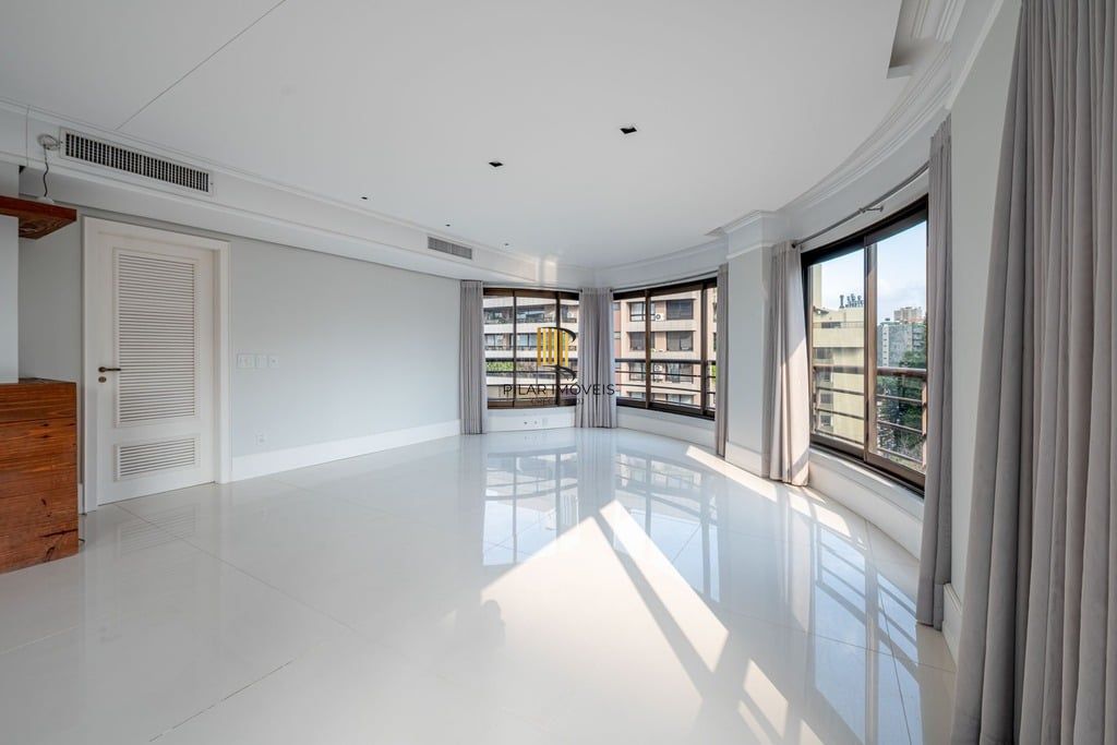 Apartamento 4 dormitórios no bairro Bela Vista