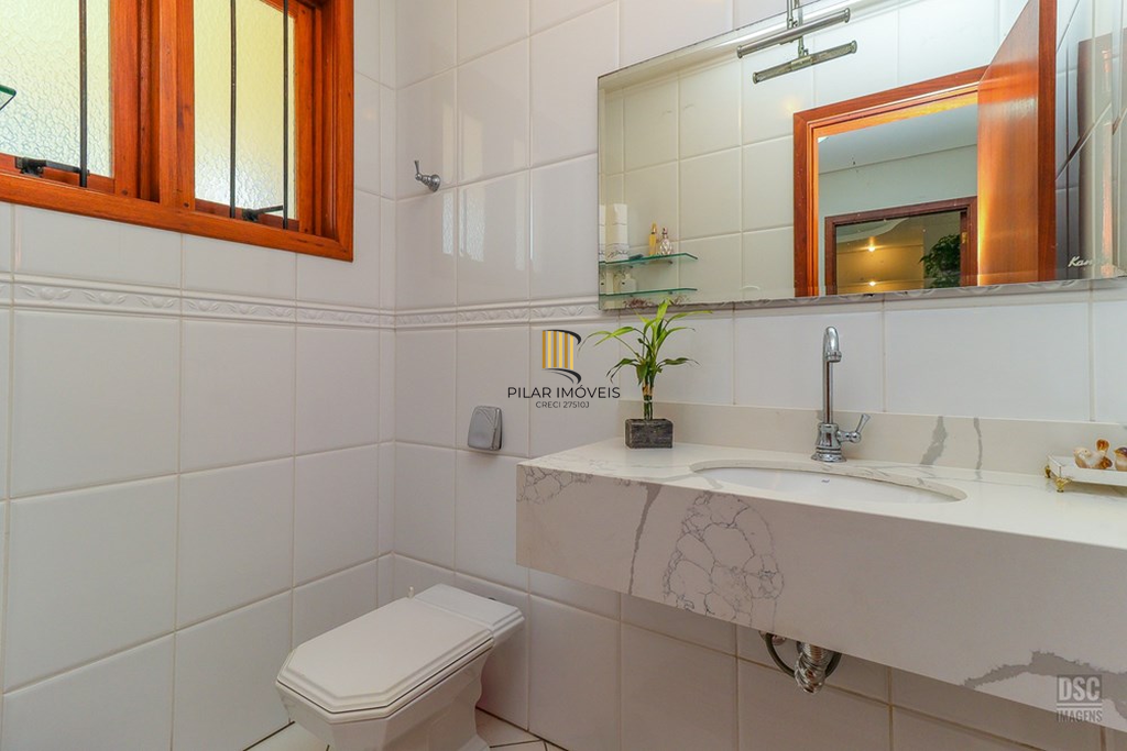 Casa 4 dormitórios no bairro Ipanema