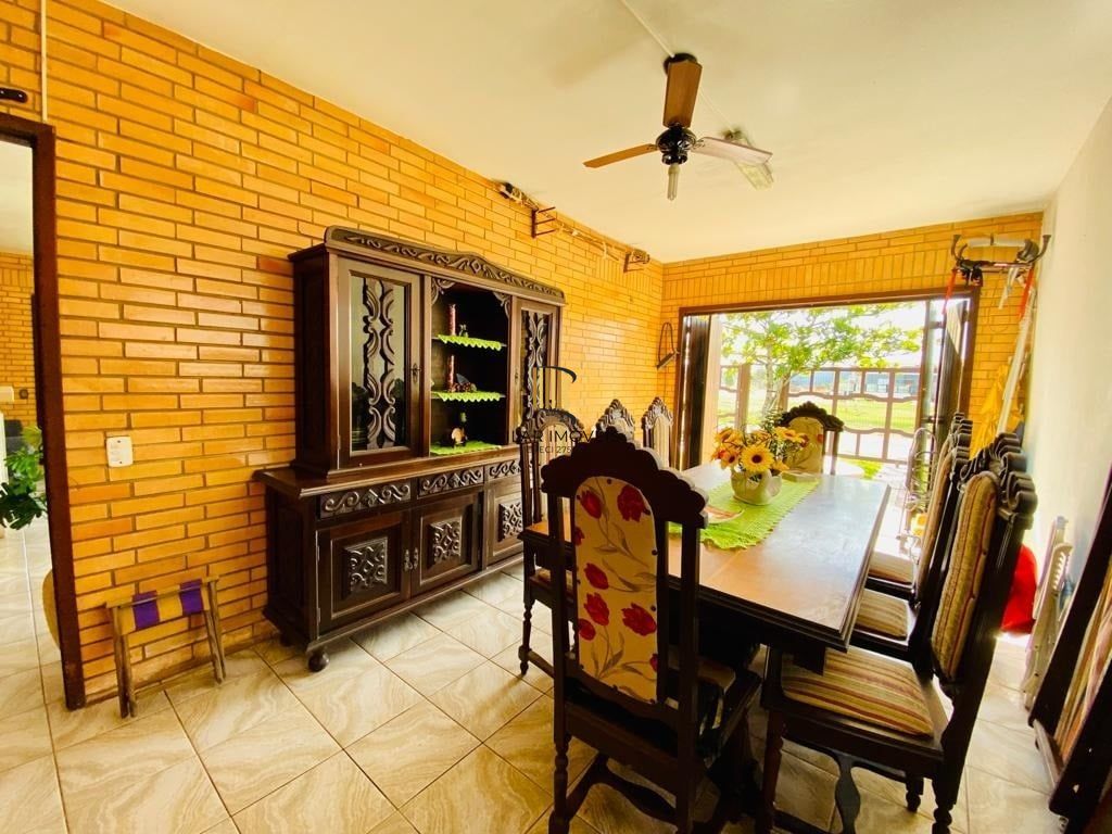 Casa 2 dormitórios no bairro Arpoador
